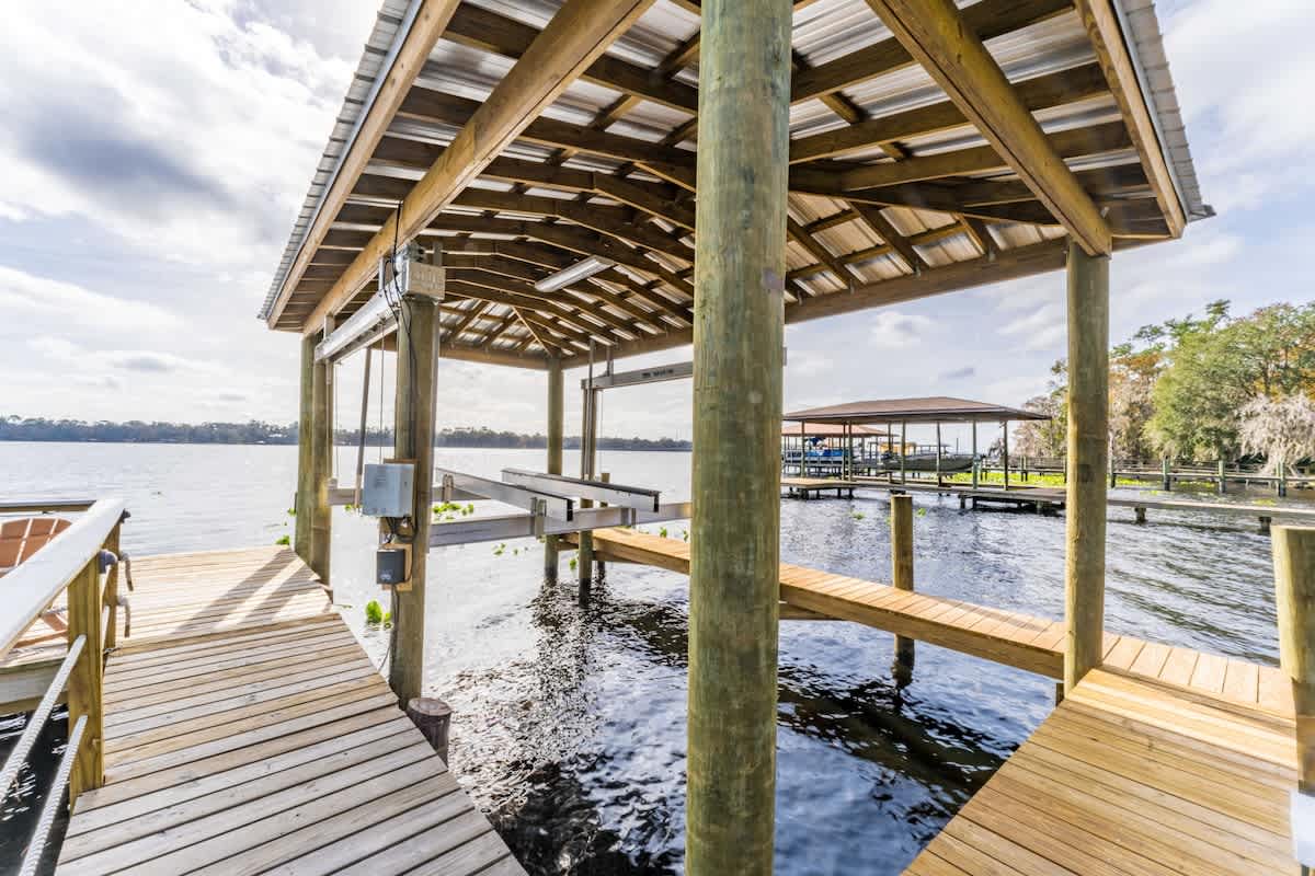 Waterfront Paradise" Dock, Pool, Boathouse #37