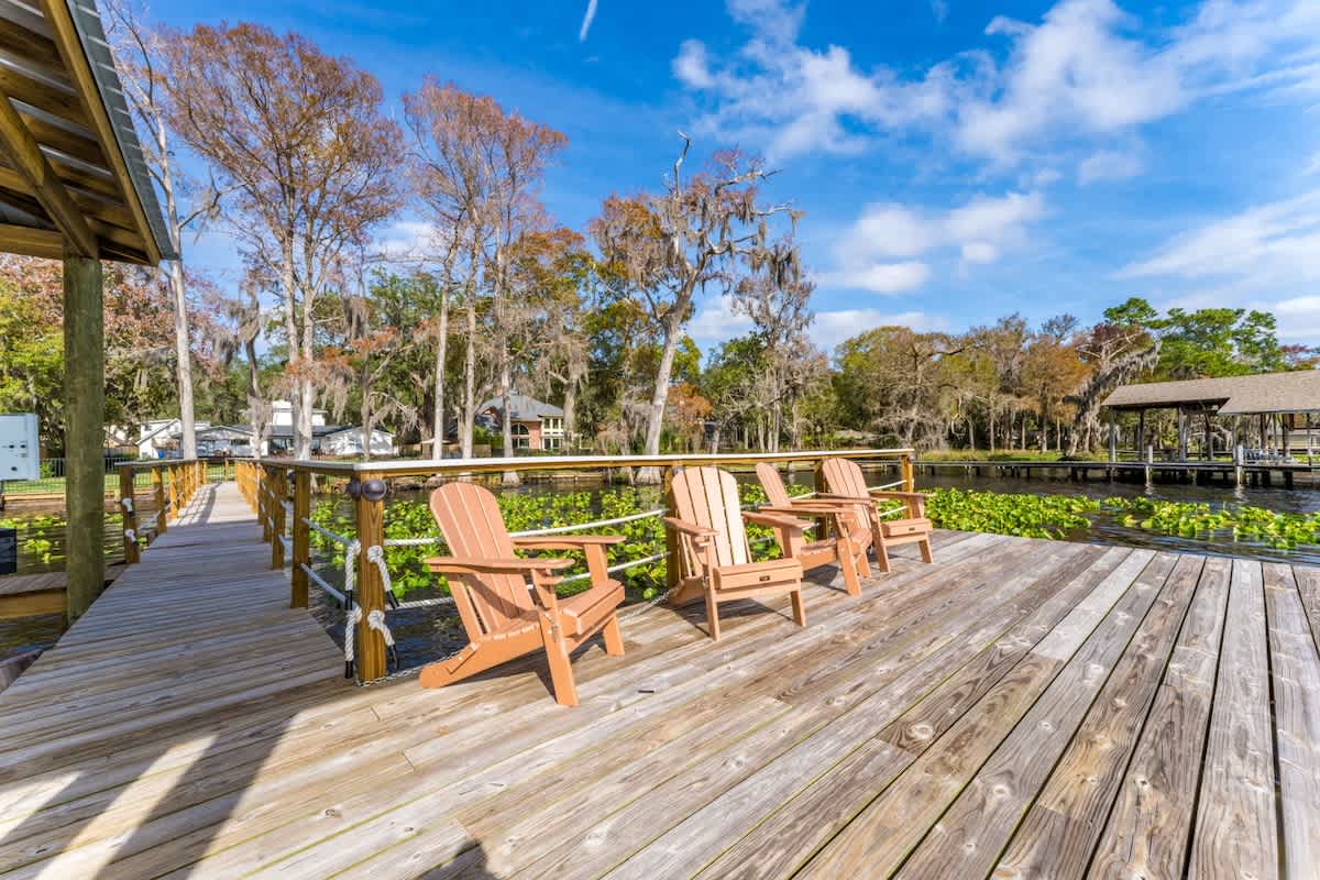Waterfront Paradise" Dock, Pool, Boathouse #69