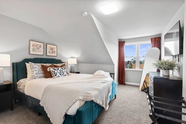 BEDROOM image 1
