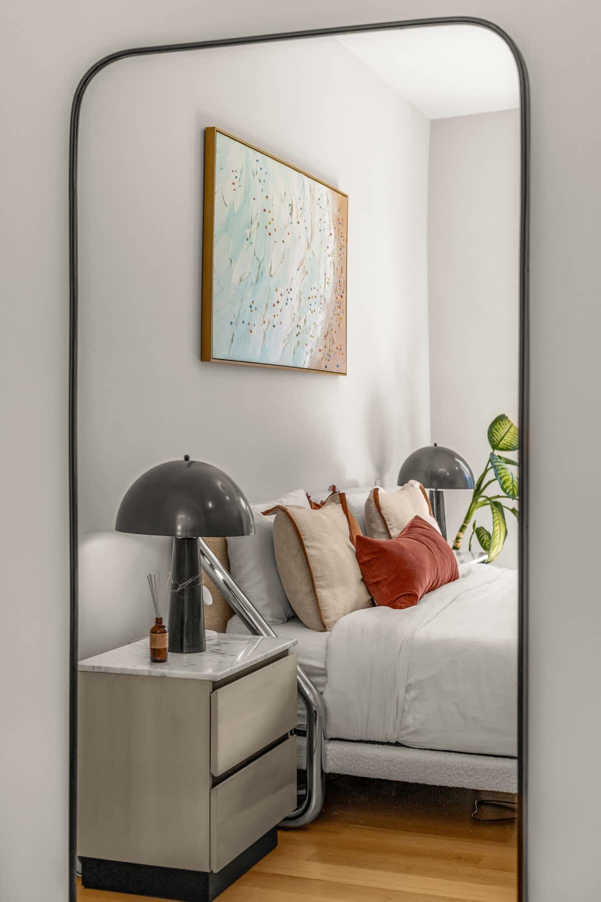 Bedroom 2 image 1