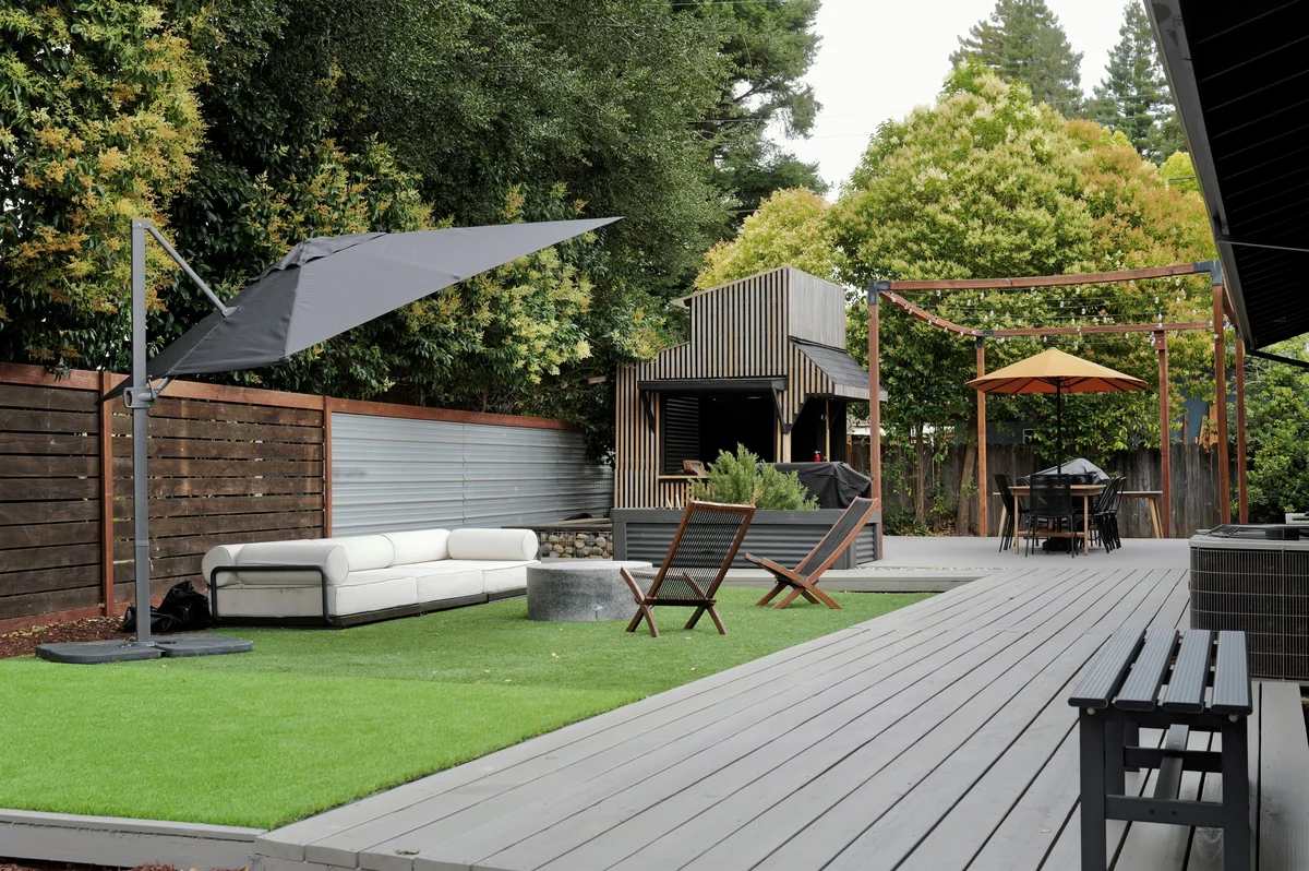 Mid-Century Escape property photo 2