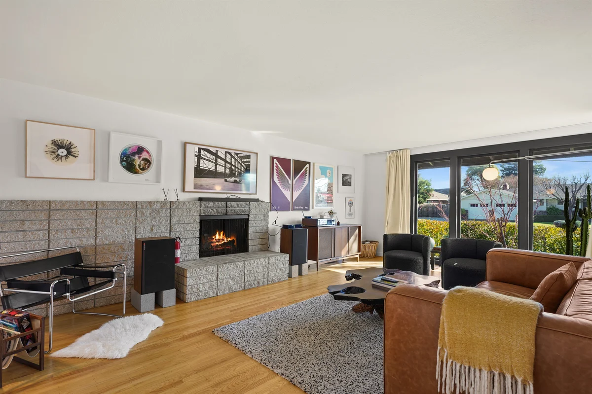 Mid-Century Escape property photo 3