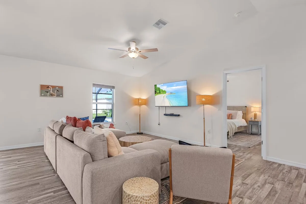Home in Cape Coral property photo 2