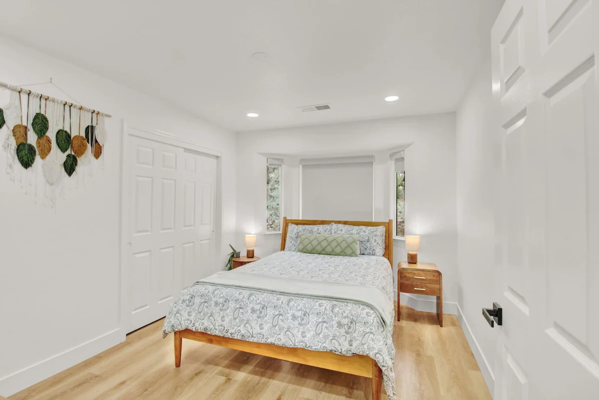 Bedroom 4 image 1