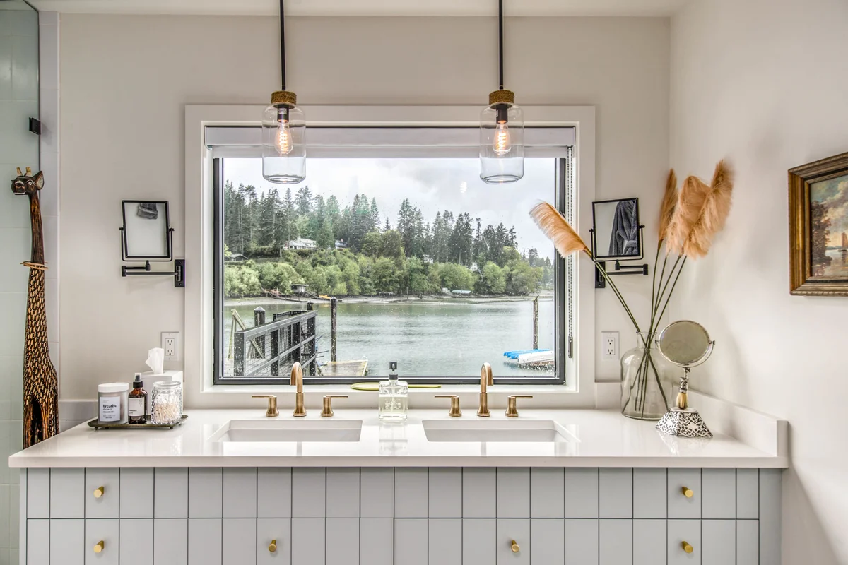 Home in Bainbridge Island property photo 5