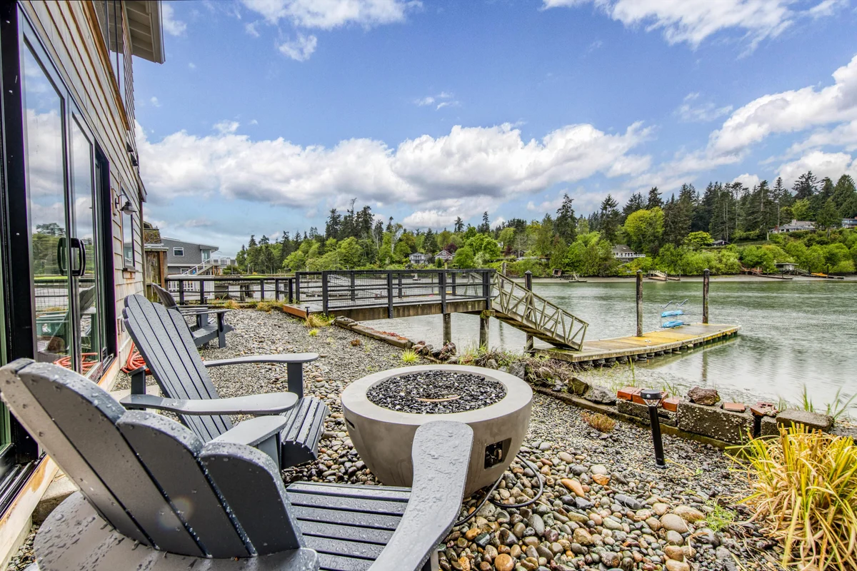Home in Bainbridge Island property photo 2