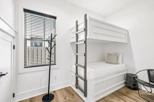 Bedroom 1 image 1
