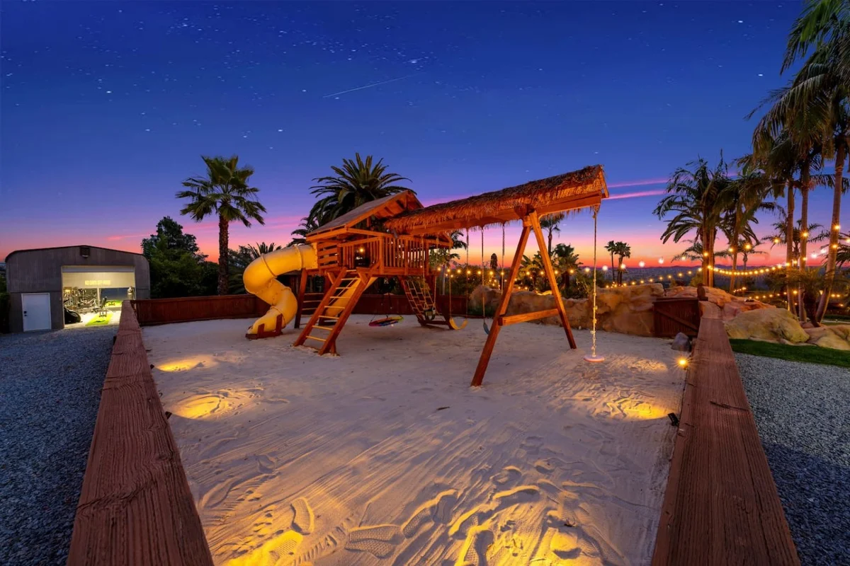 Paradise Hills | Grand Private Lazy River Estate #618