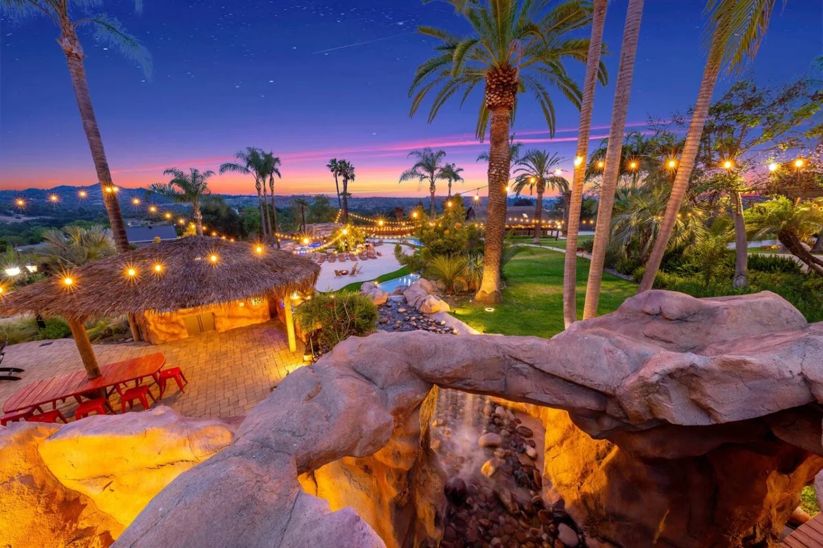 Paradise Hills | Grand Private Lazy River Estate #599