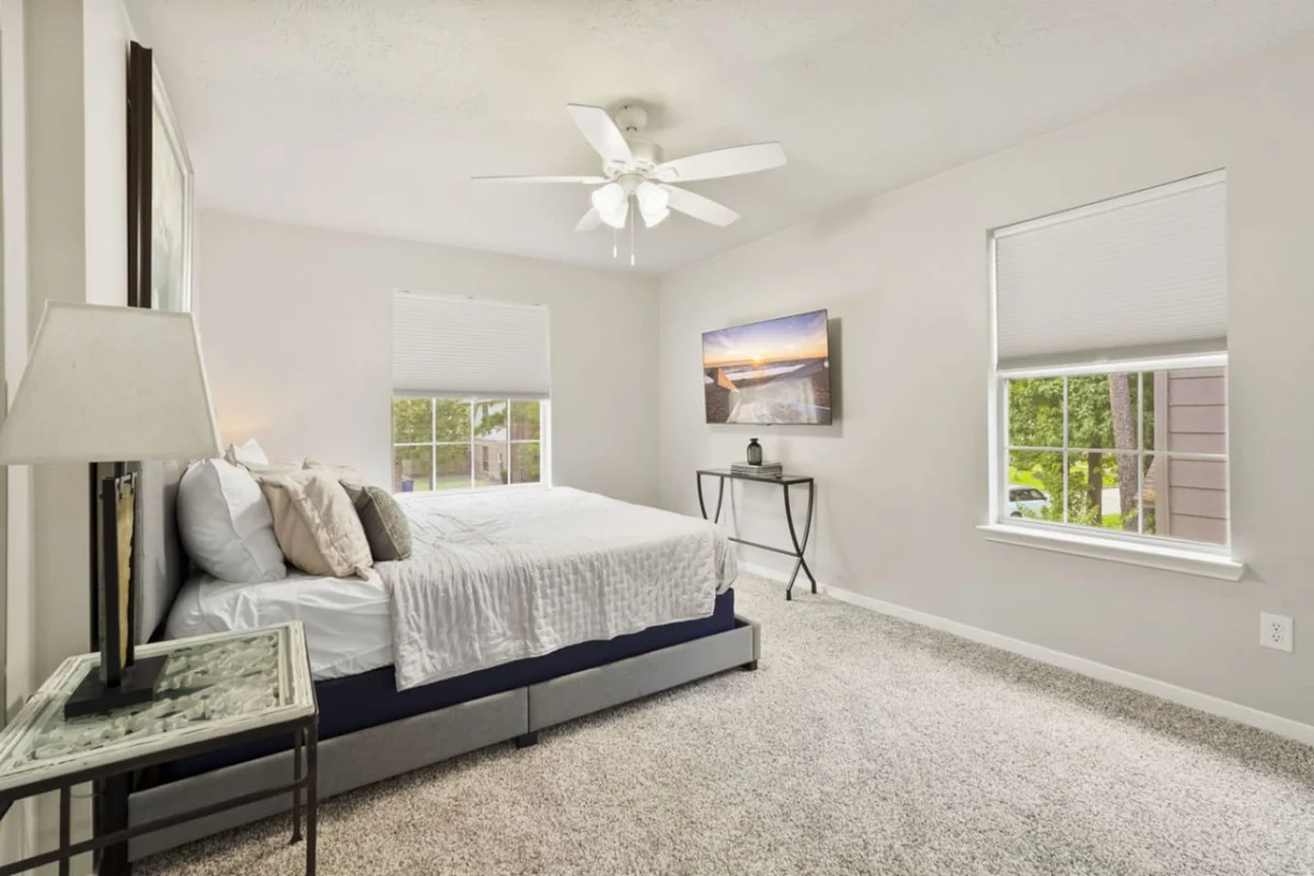 Bedroom 3 image 1