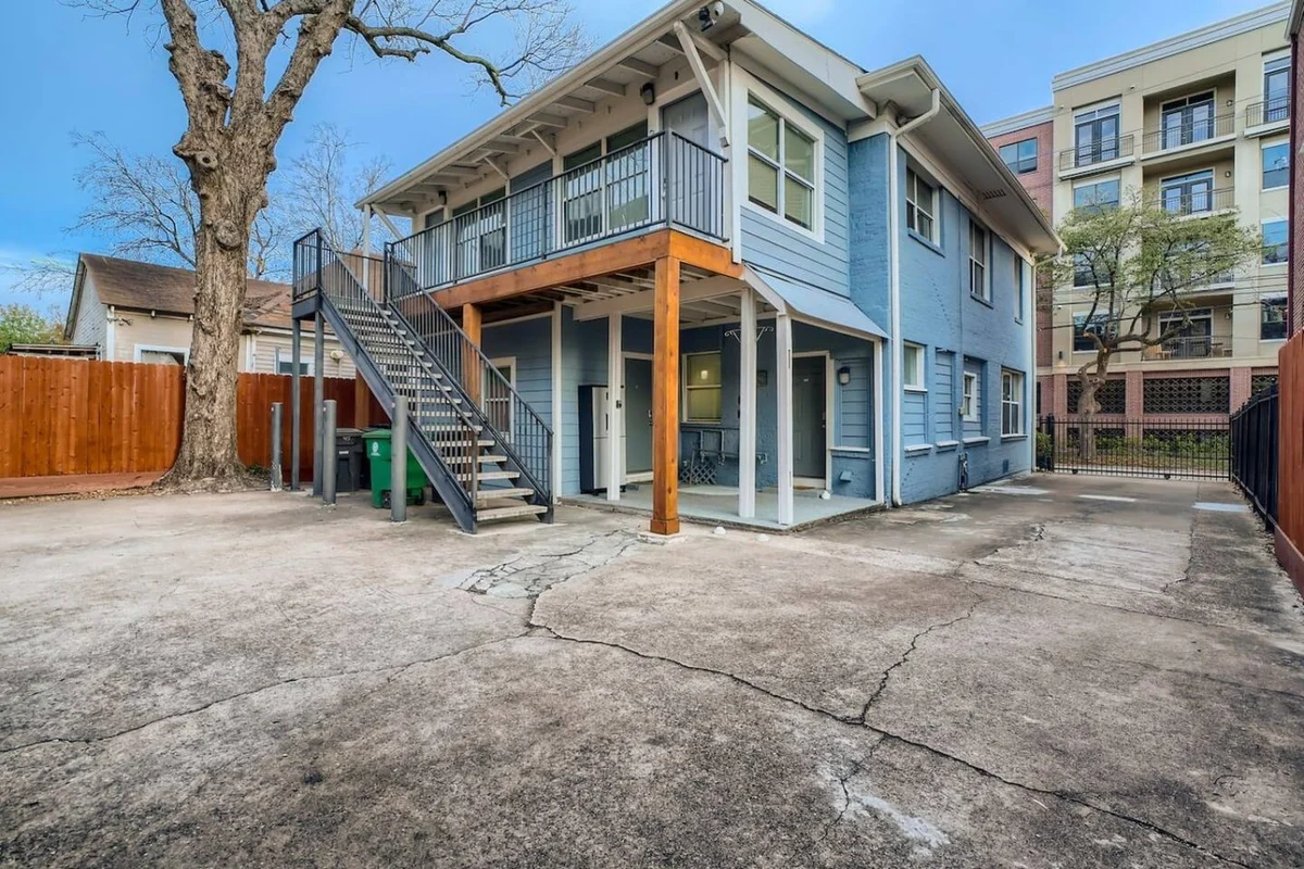 Home in Houston property photo 3