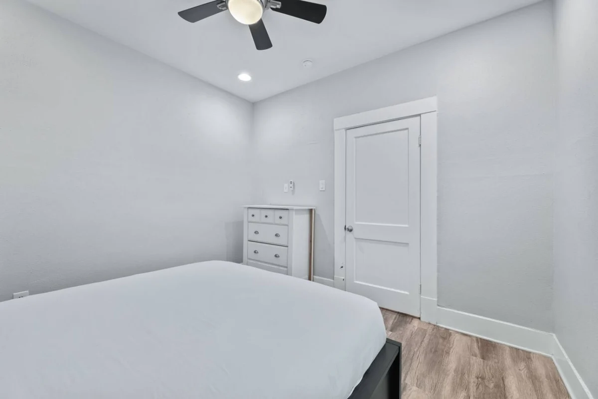 Bedroom 2 image 1