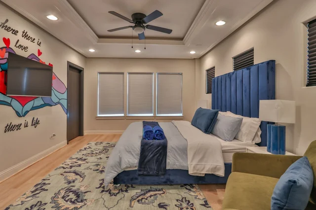 Bedroom 1 image 1