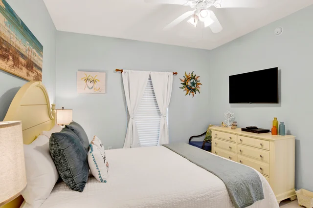 Bedroom 1 image 1