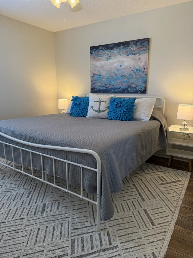 Bedroom 1 image 1