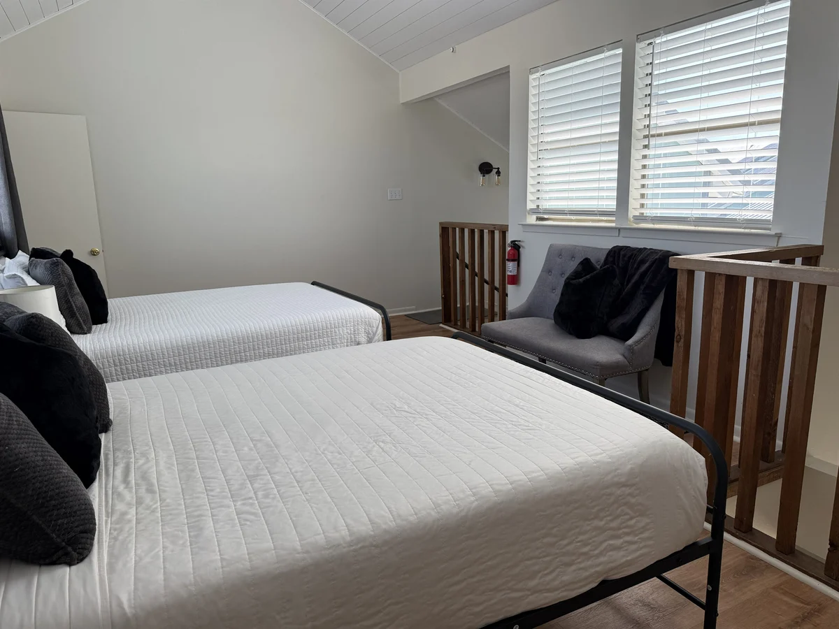 Bedroom 3 image 1