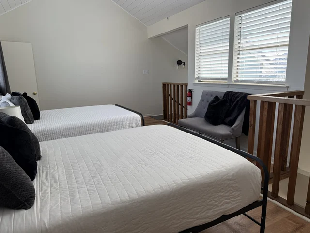 Bedroom 3 image 1