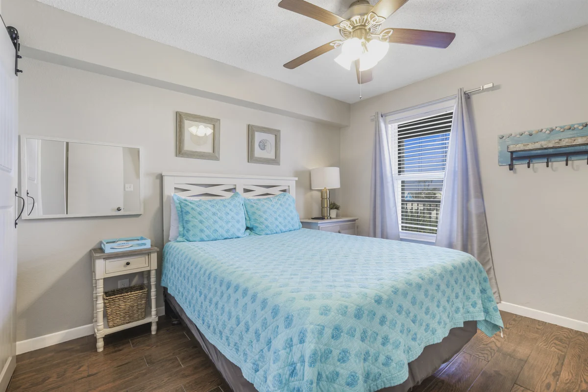 Bedroom 1 image 1