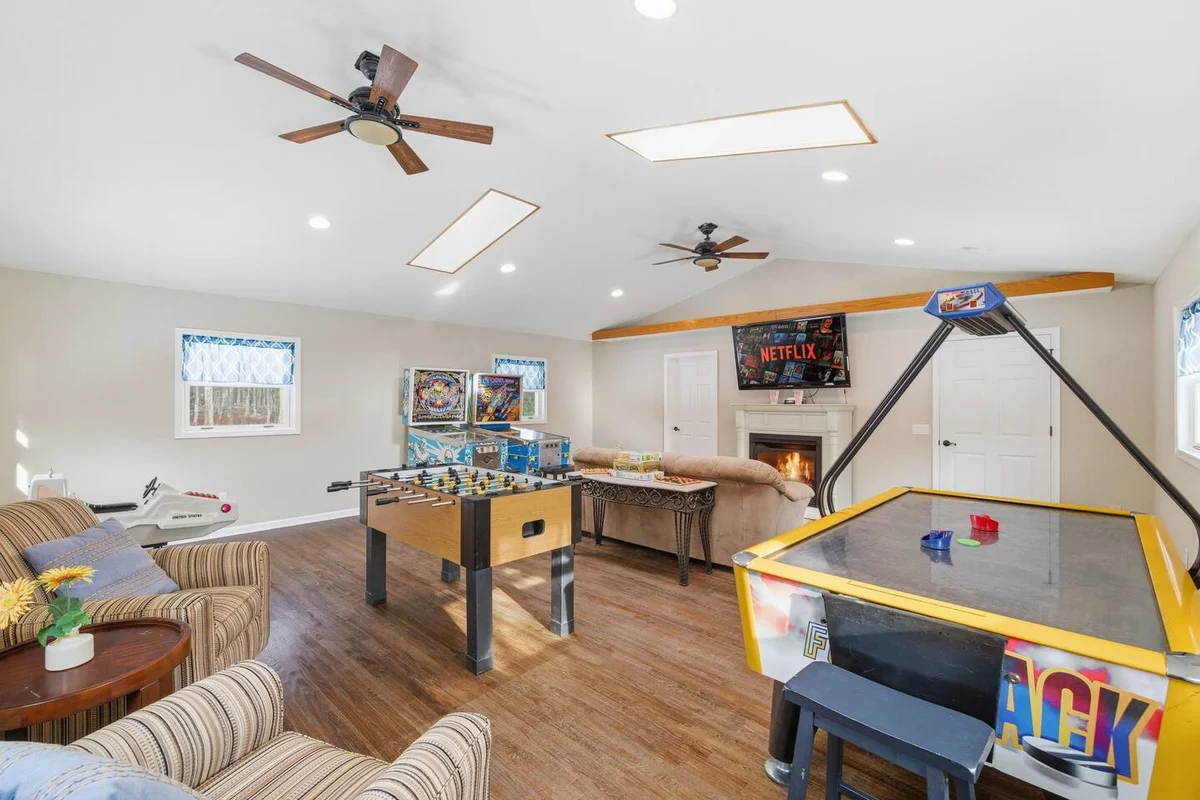 Home in Dingmans Ferry property photo 3
