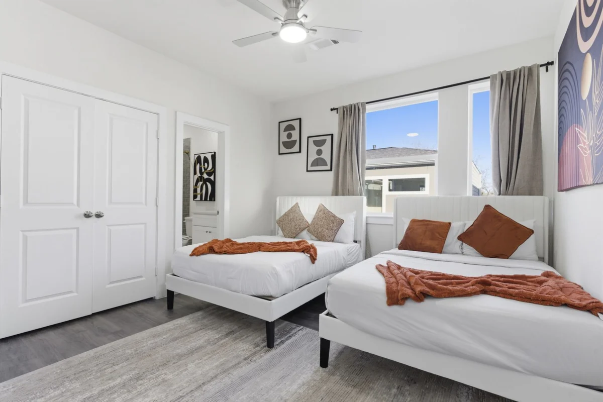 Luxury 3BR w/ Patio + Garage, Near NRG, Med Center #111