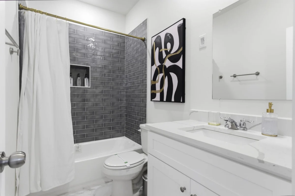 Luxury 3BR w/ Patio + Garage, Near NRG, Med Center #108
