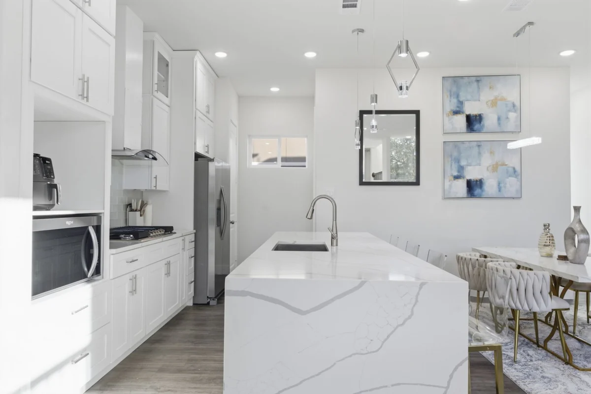 Luxury 3BR w/ Patio + Garage, Near NRG, Med Center #80