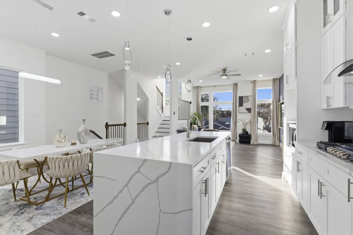 Luxury 3BR w/ Patio + Garage, Near NRG, Med Center #83