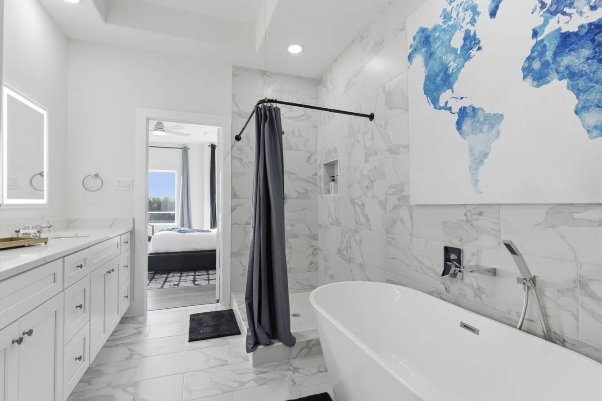 Luxury 3BR w/ Patio + Garage, Near NRG, Med Center #92