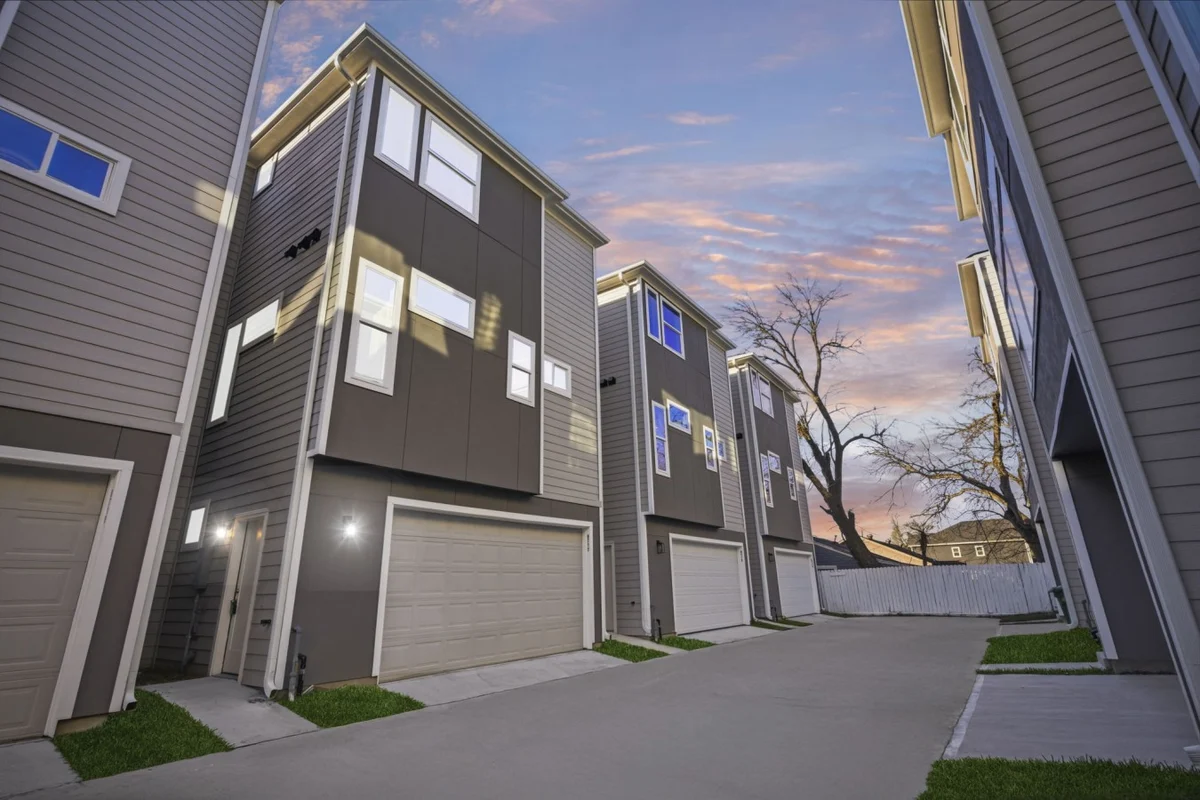 Luxury 3BR w/ Patio + Garage, Near NRG, Med Center #81
