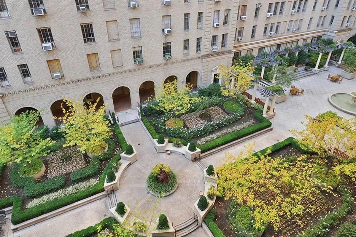 Condo in New York property photo 5