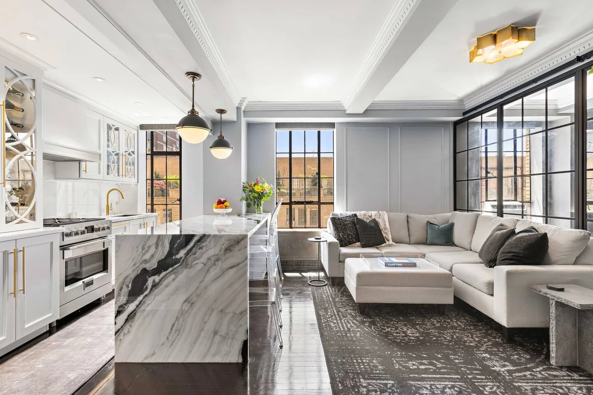 Condo in New York property photo 2