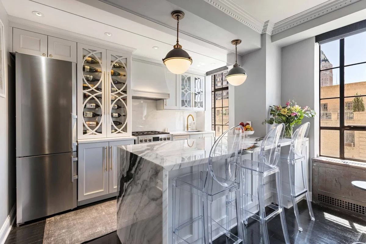 Condo in New York property photo 4
