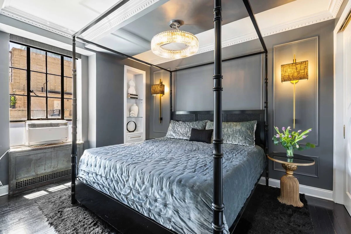 Condo in New York property photo 3