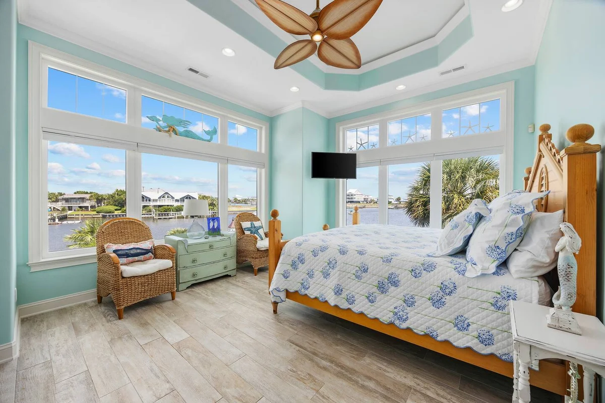 Pop-a-Cork: Waterfront Retreat in Gated Community #5