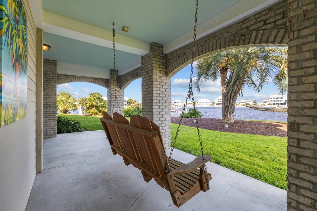 Pop-a-Cork: Waterfront Retreat in Gated Community #16