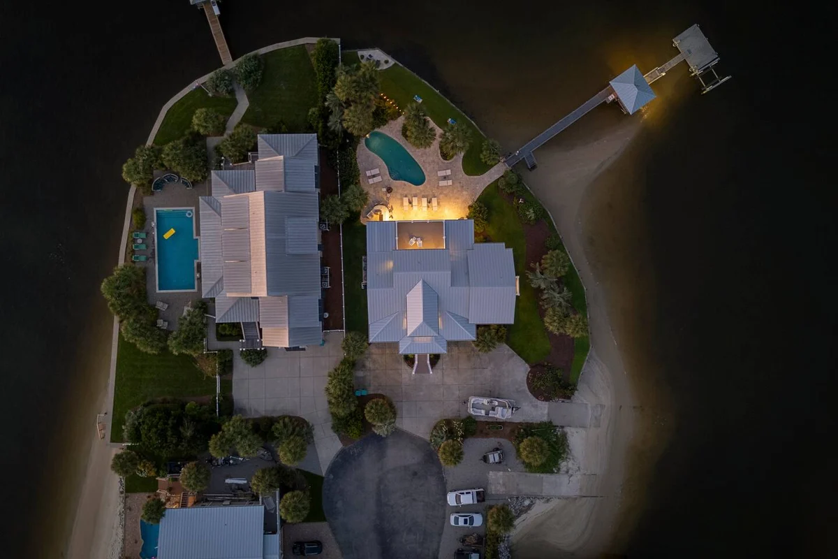 Pop-a-Cork: Waterfront Retreat in Gated Community #17