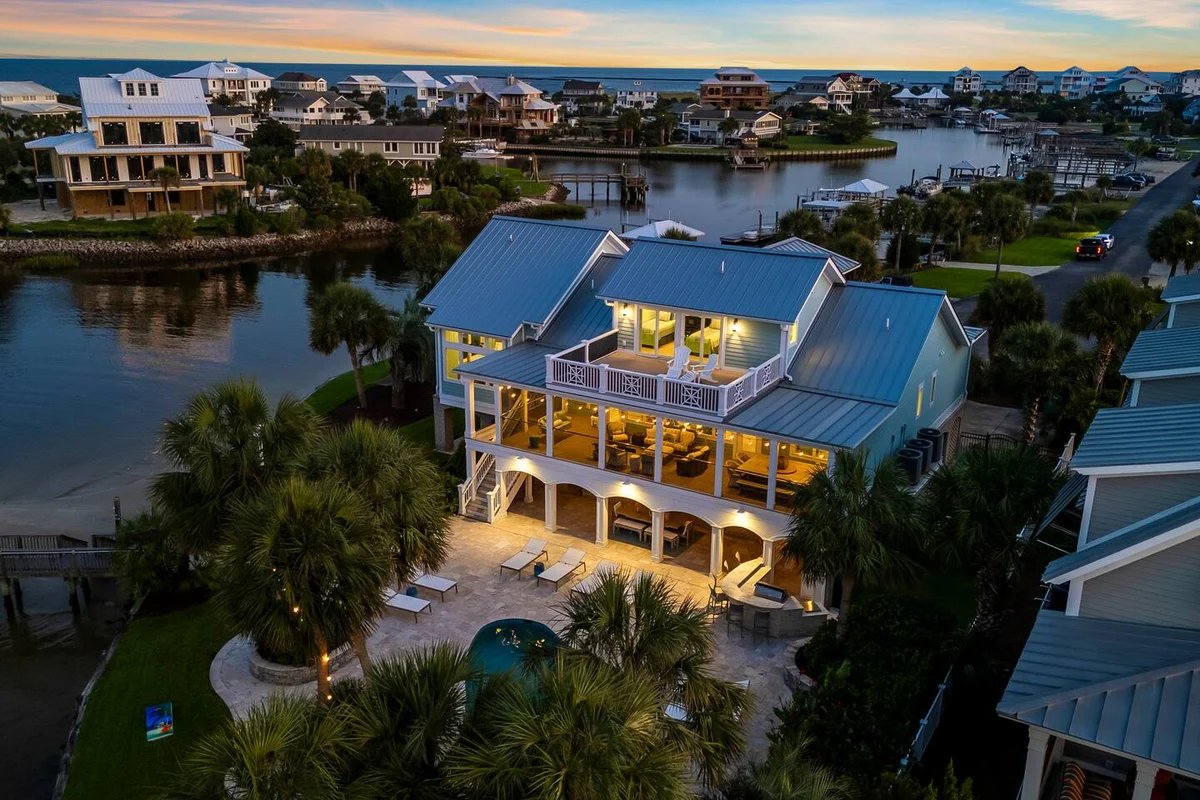 Pop-a-Cork: Waterfront Retreat in Gated Community #38