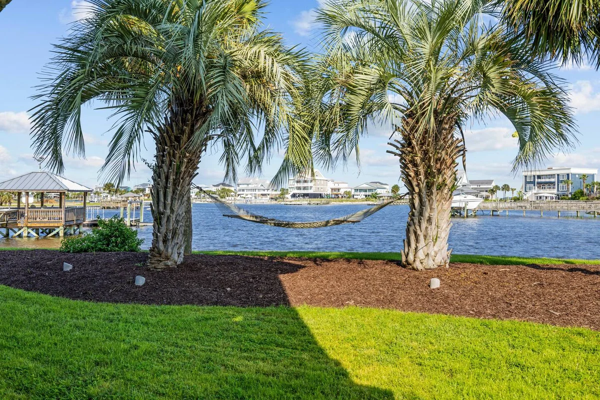 Pop-a-Cork: Waterfront Retreat in Gated Community #47