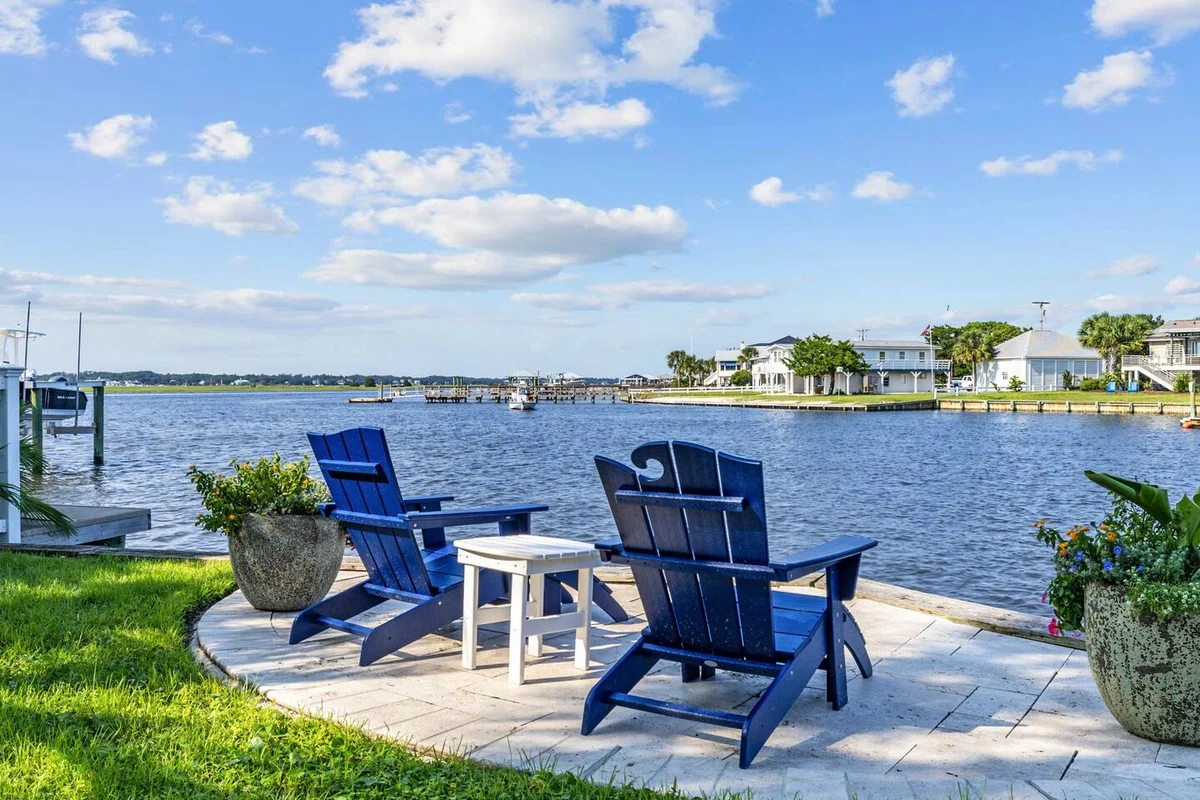 Pop-a-Cork: Waterfront Retreat in Gated Community #49