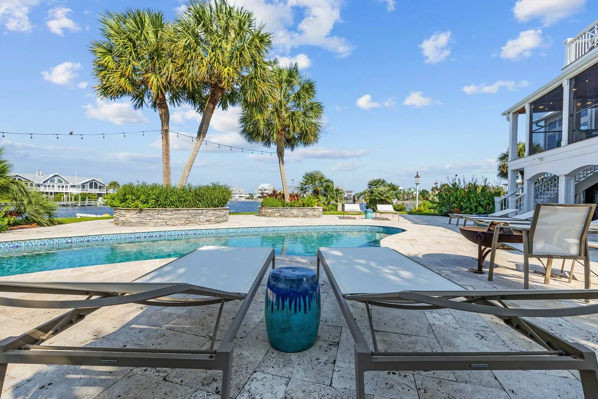 Pop-a-Cork: Waterfront Retreat in Gated Community #54