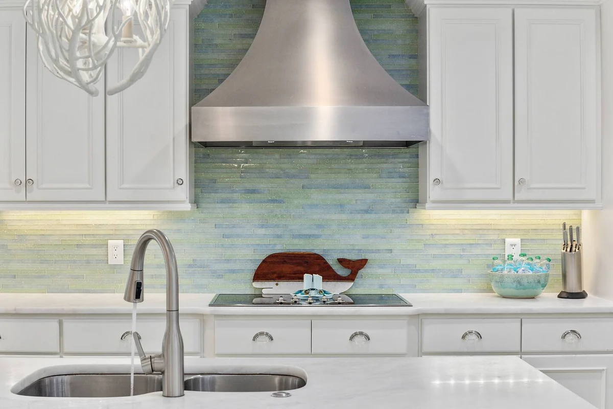 Pop-a-Cork: Waterfront Retreat in Gated Community #96