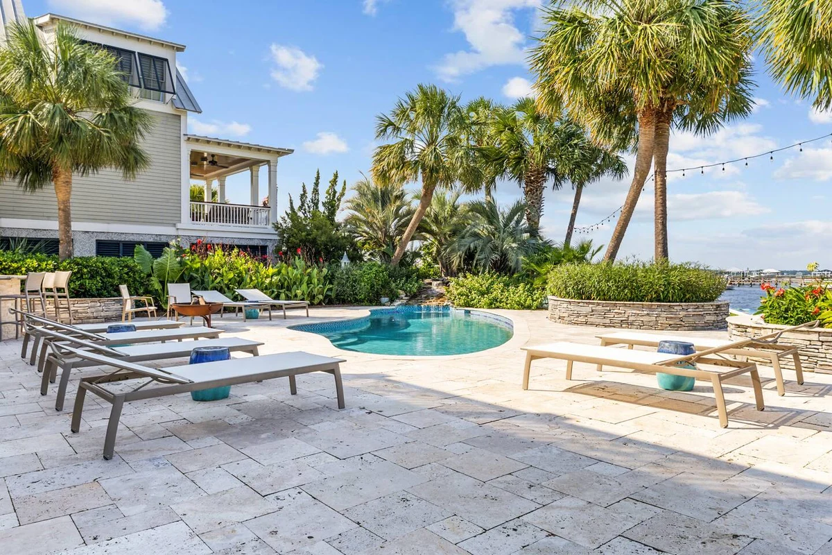 Pop-a-Cork: Waterfront Retreat in Gated Community #173