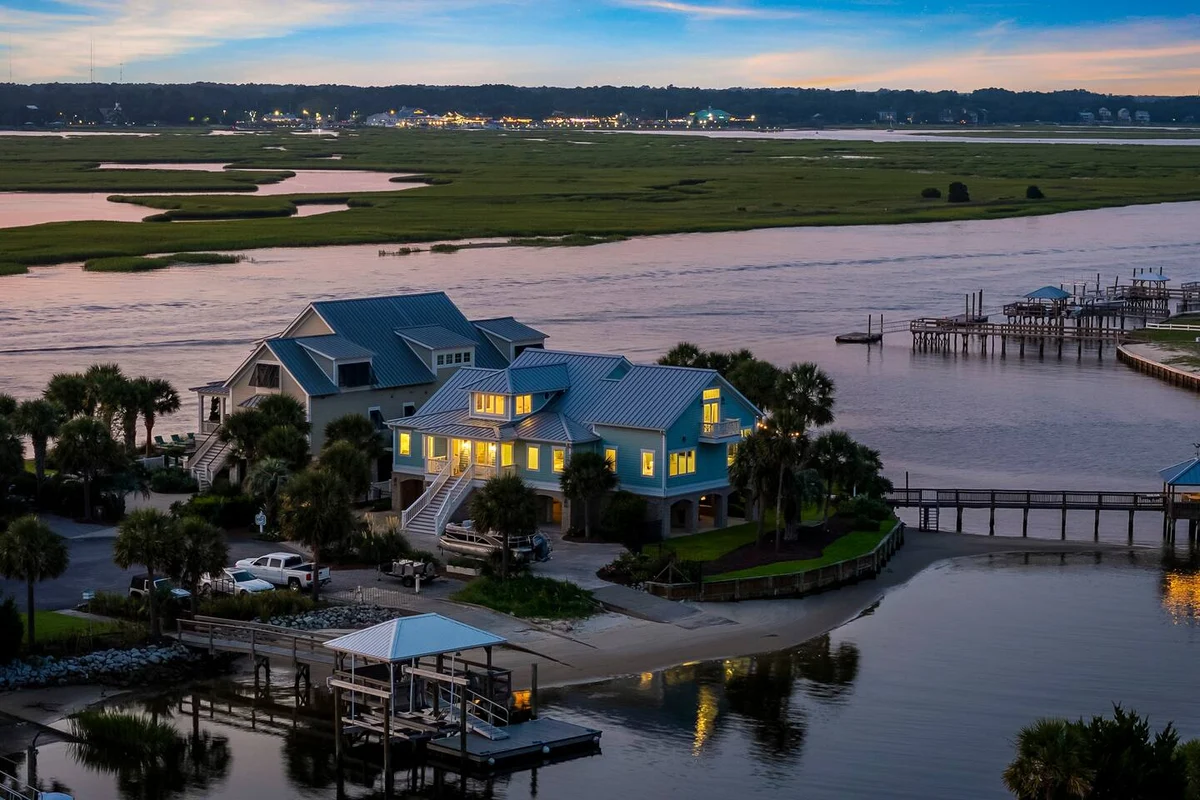 Pop-a-Cork: Waterfront Retreat in Gated Community #229