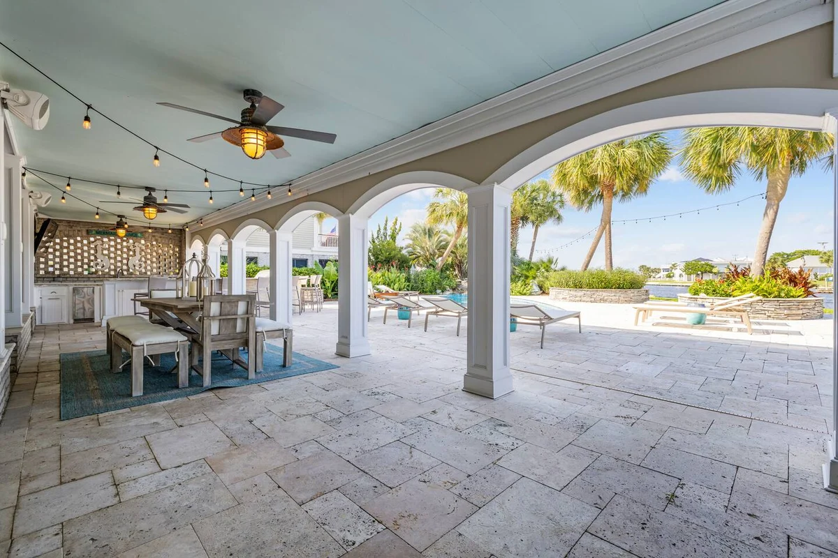 Pop-a-Cork: Waterfront Retreat in Gated Community #236