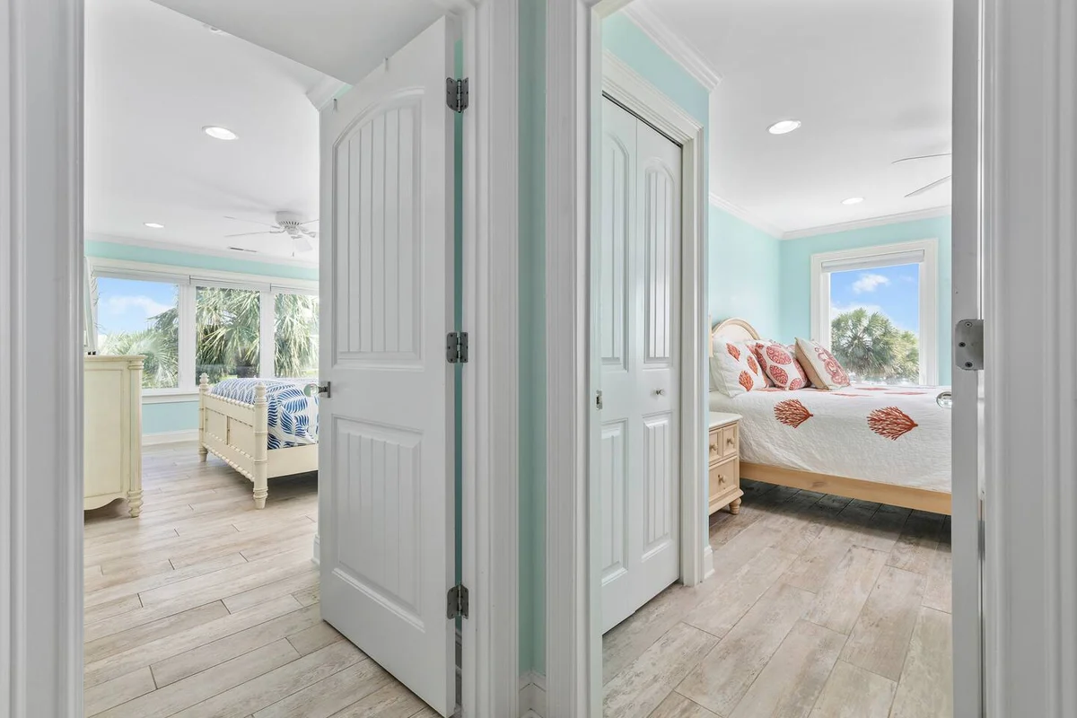 Pop-a-Cork: Waterfront Retreat in Gated Community #226