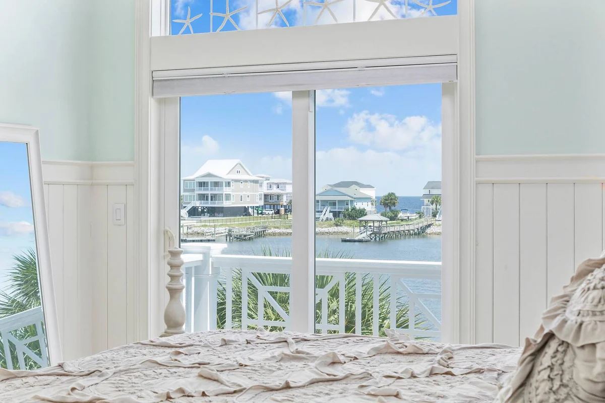 Pop-a-Cork: Waterfront Retreat in Gated Community #245