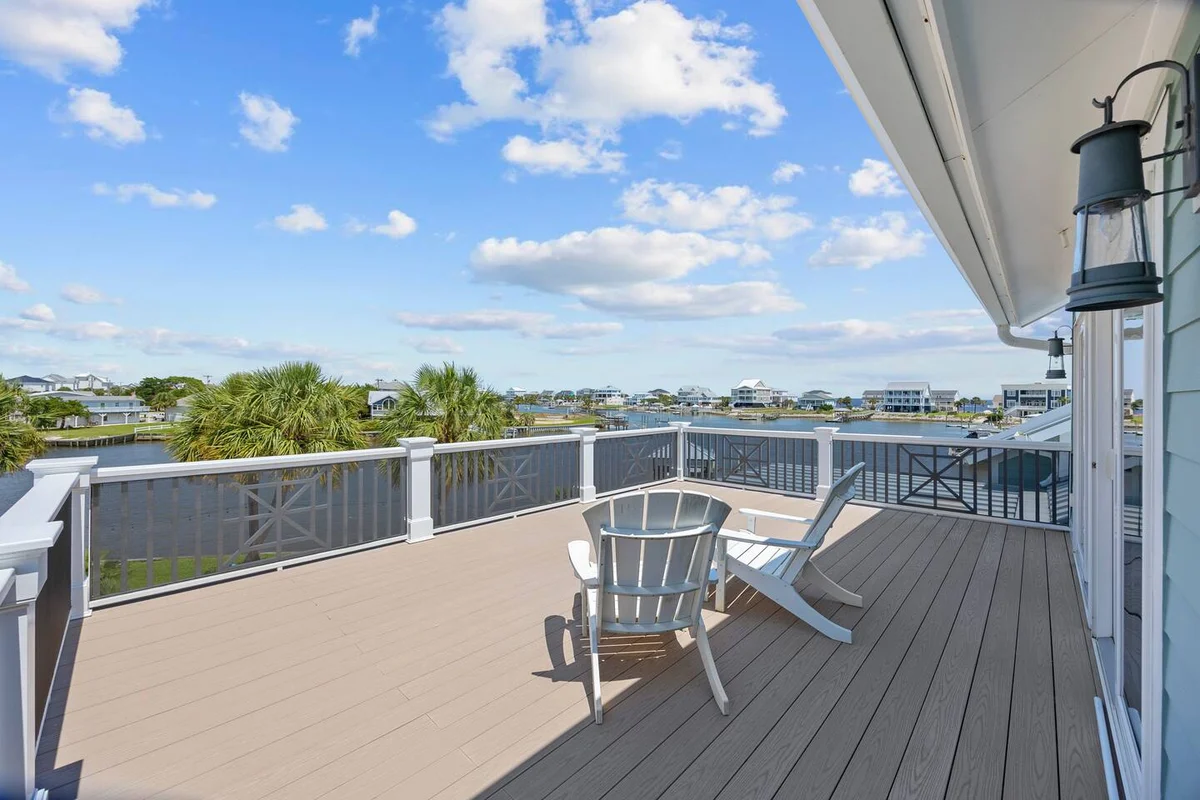 Pop-a-Cork: Waterfront Retreat in Gated Community #230