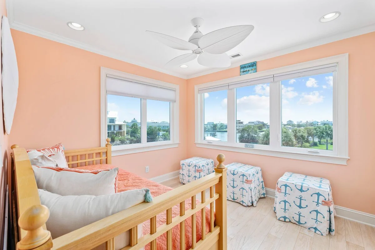 Pop-a-Cork: Waterfront Retreat in Gated Community #214