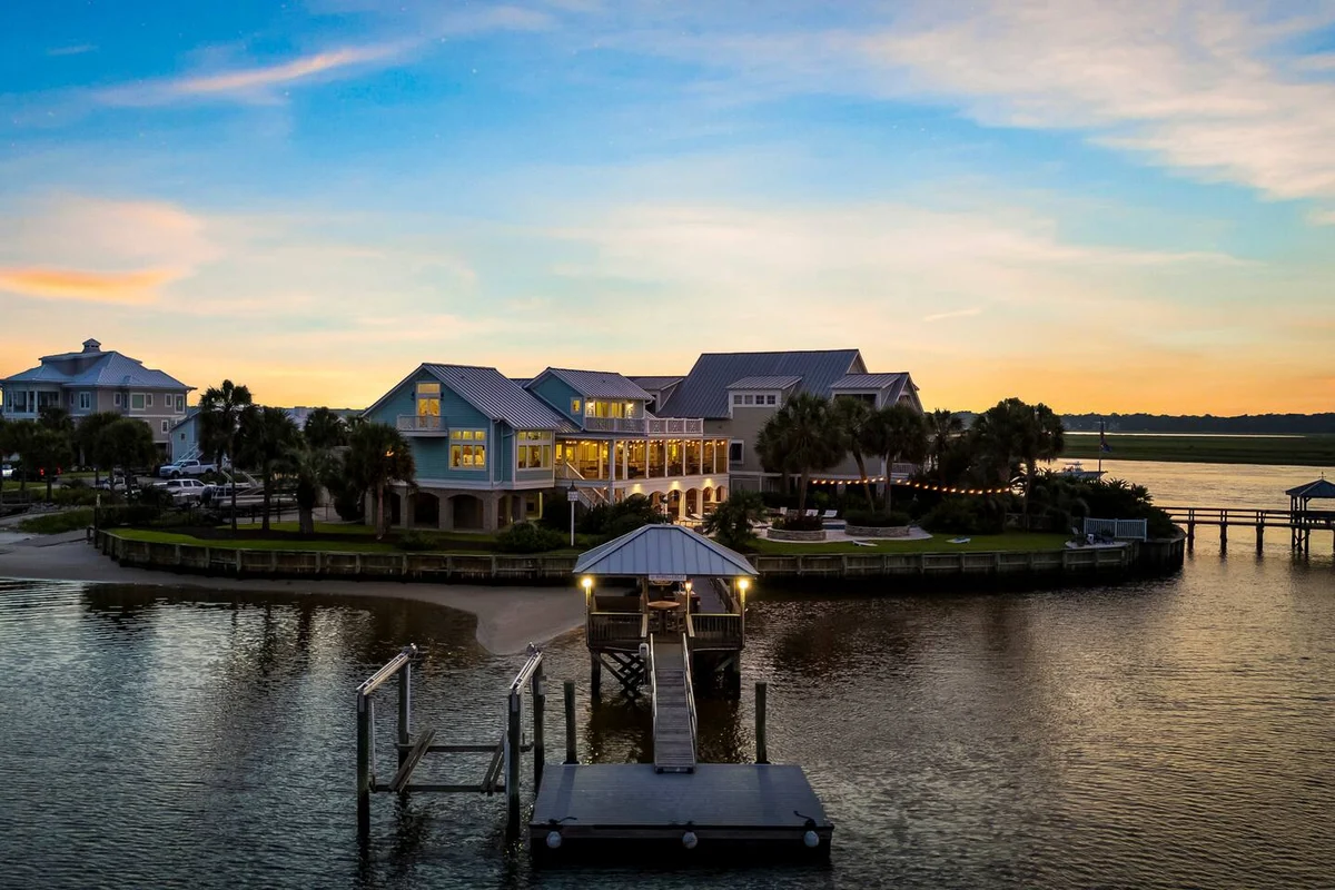 Pop-a-Cork: Waterfront Retreat in Gated Community #255