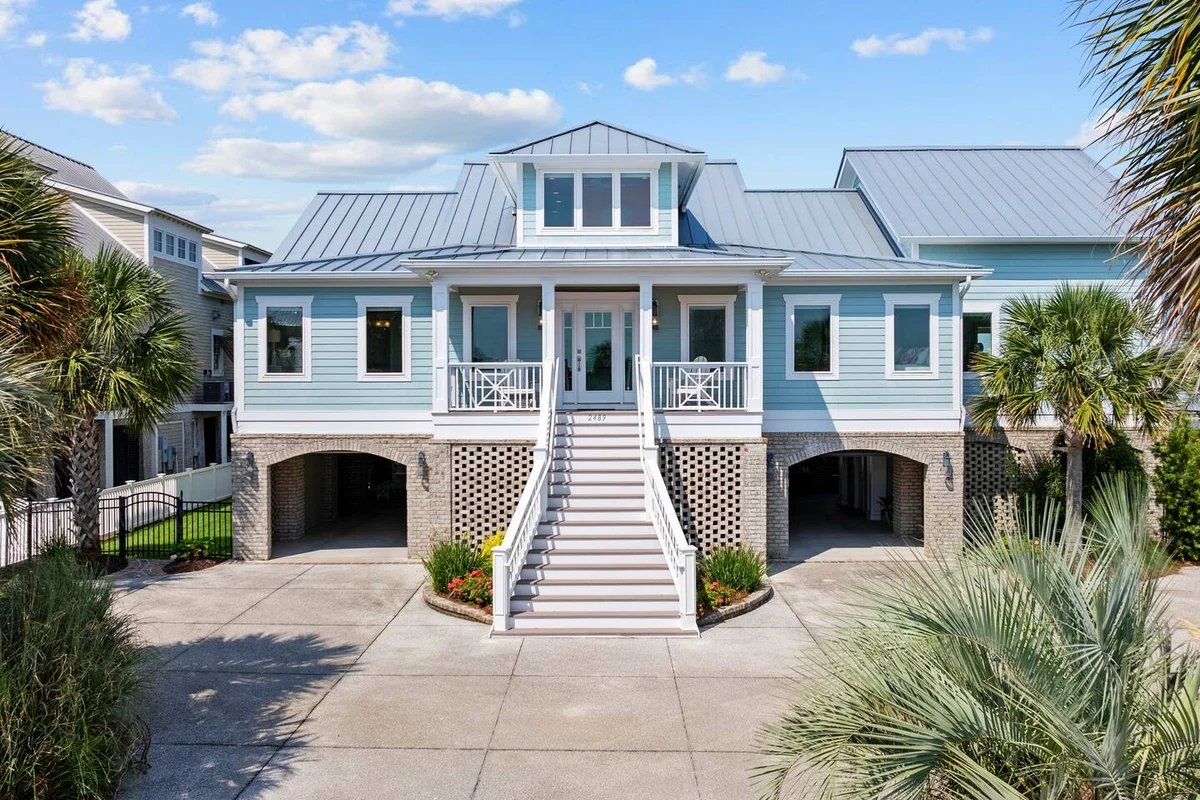 Pop-a-Cork: Waterfront Retreat in Gated Community #222